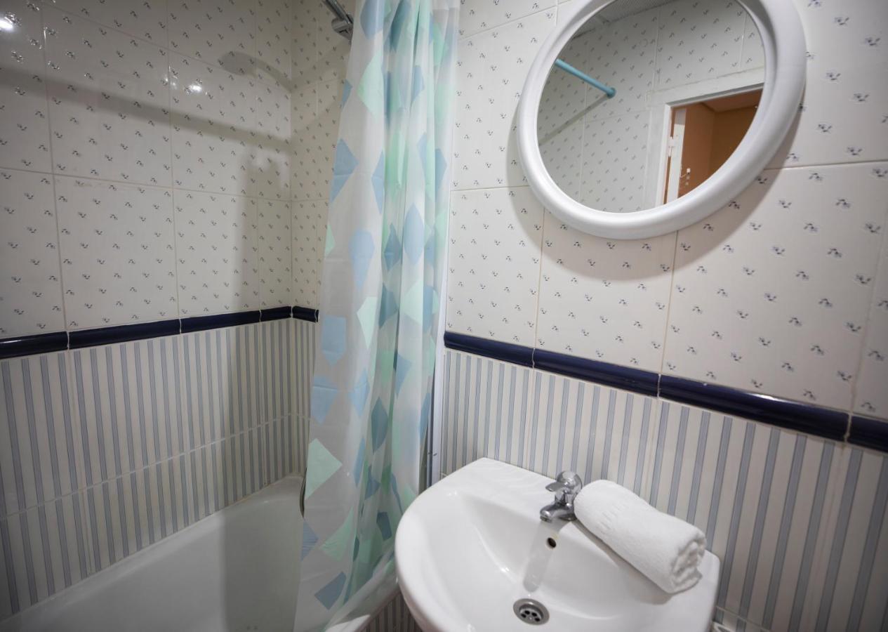 Quarto Twin com Casa de Banho Privativa