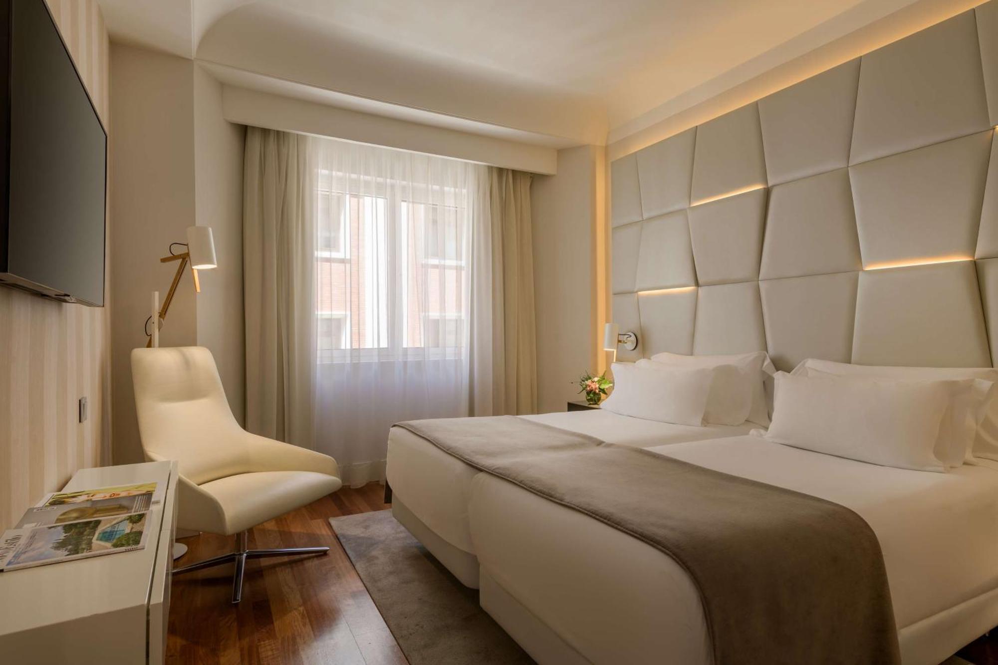 Junior Suite Extra Bed,1649014136:JPEG