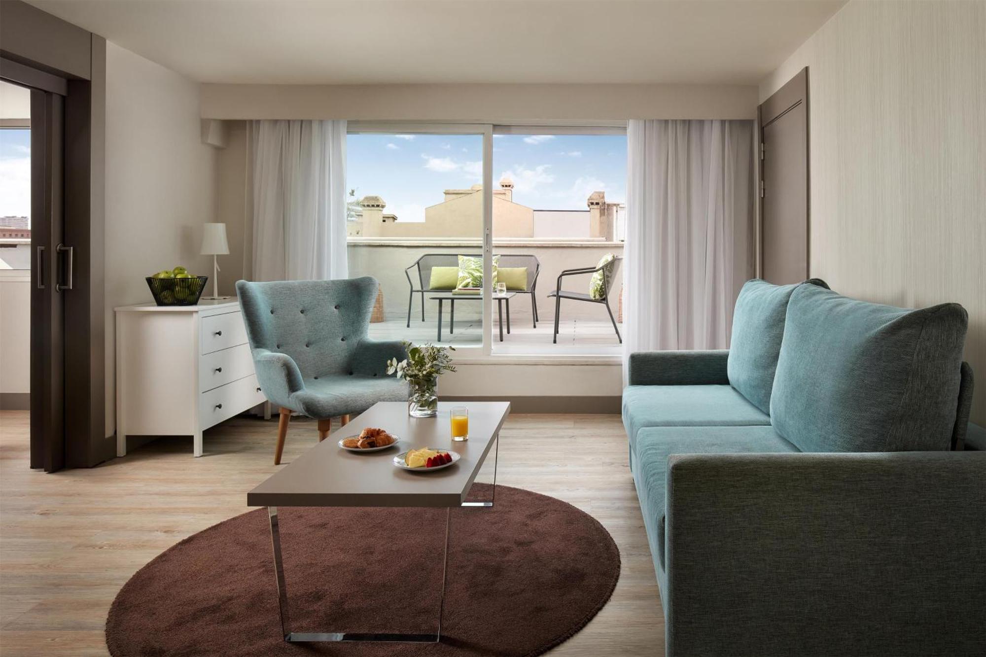 Family Room,1704843389:JPEG