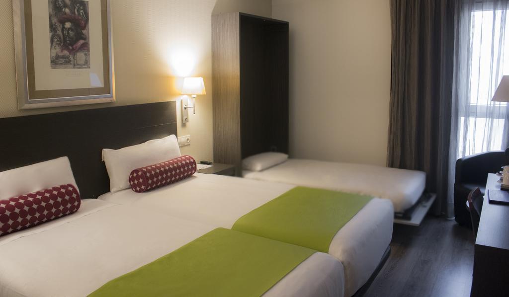 Superior Double or Twin Room,343225567:JPEG