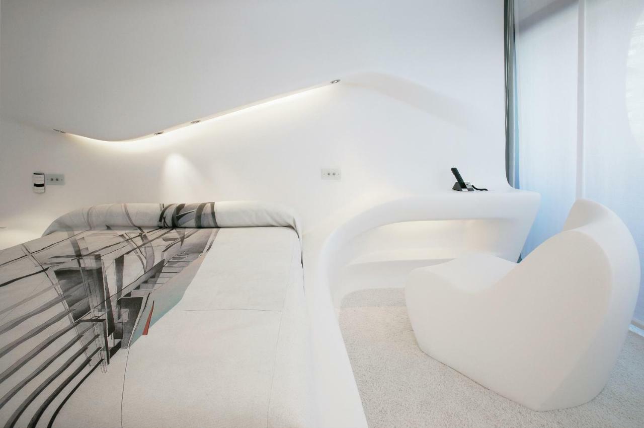 Quarto Space Club por Zaha Hadid
