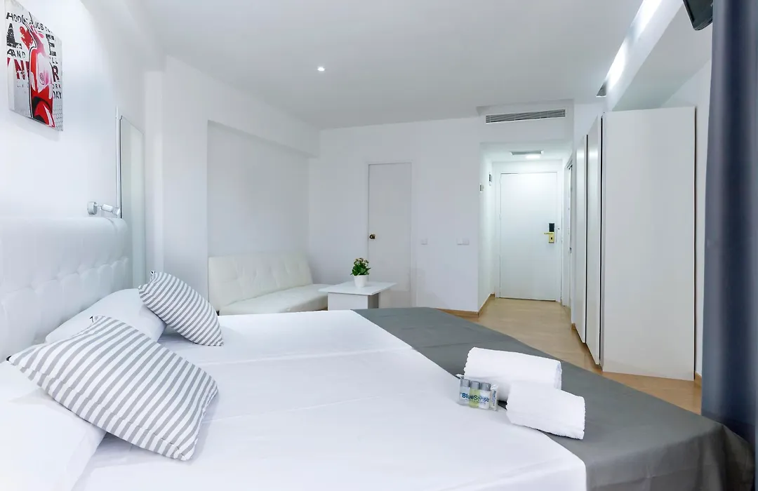 Hotel Boutique Urban Madrid Genova-1