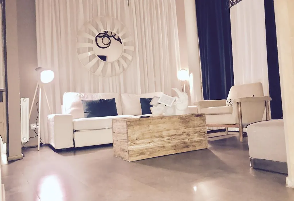 madrid central gran via Suites-1