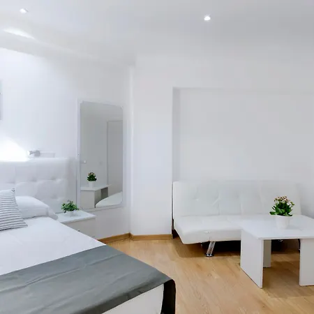 Hotel Boutique Urban Madrid Genova-2