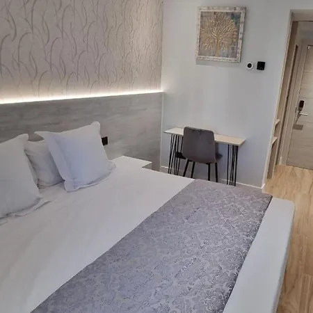 Ch La Petite Maison - Boutique - Madrid-2