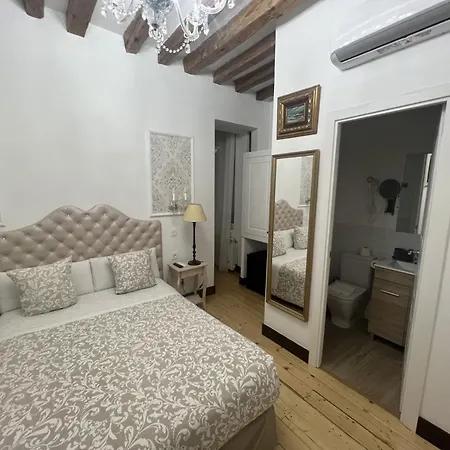 Oriente Palace Apartments-3