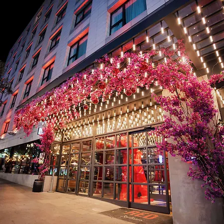 Radisson Red Madrid-2